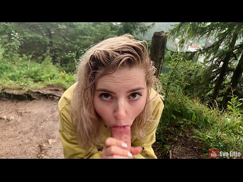 ❤️ Une fille avale du sperme après une fellation publique - Eva Elfi Super sexe at us