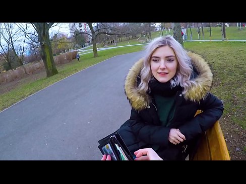 ❤️ Avaler le sperme chaud d'un étranger pour de l'argent - pipe dans le parc par Eva Elfie Super sexe at us